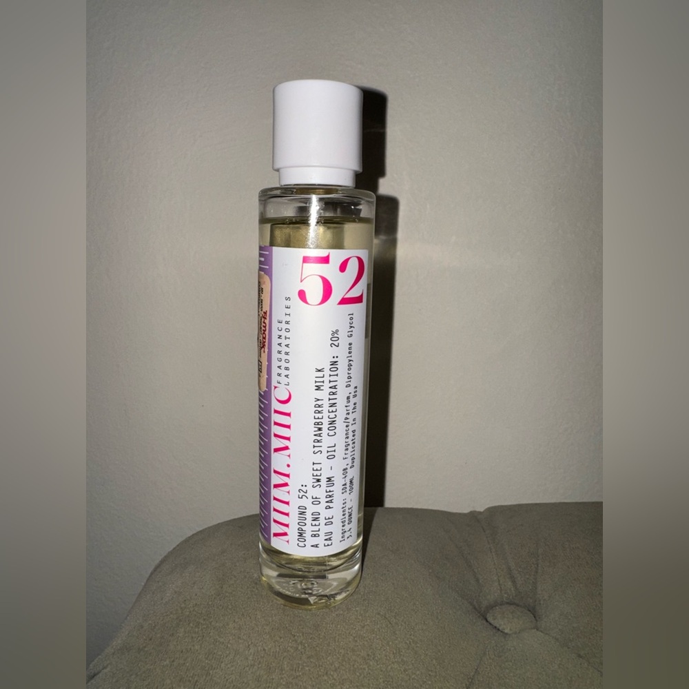Miim. Miic Fragrance Laboratories Compound 52:Sweet Strawberry Milk 3.5 oz 100ml